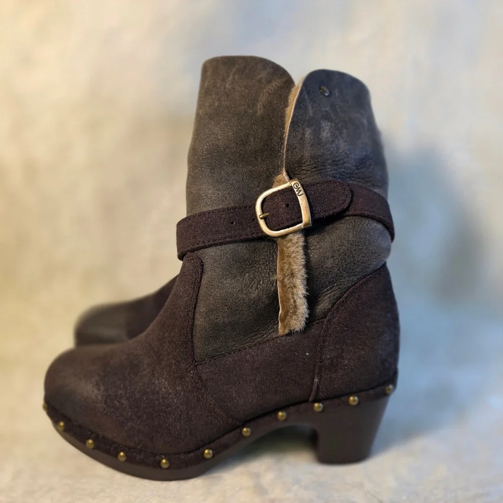 EMU Australia Clog Ankle Boots Brown Suede Shearling Cuff Lined Studded Womens 8